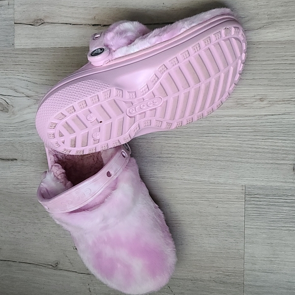 Fuzzy Crocs - Picture 3 of 5